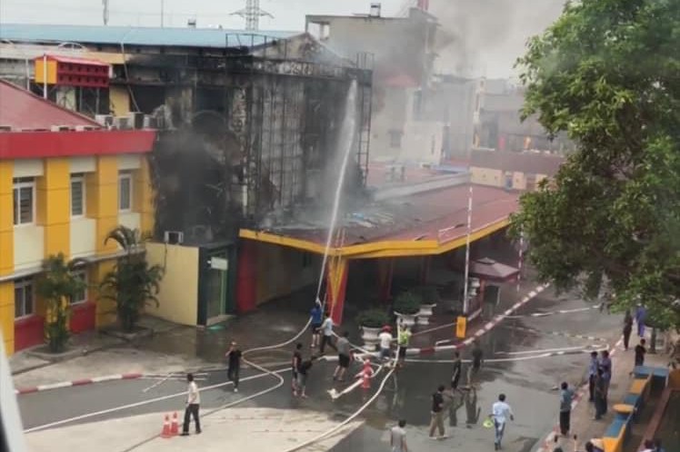 Thông tin về vụ cháy biển quảng cáo ở bệnh viện Nhi Đức (Kiến An)